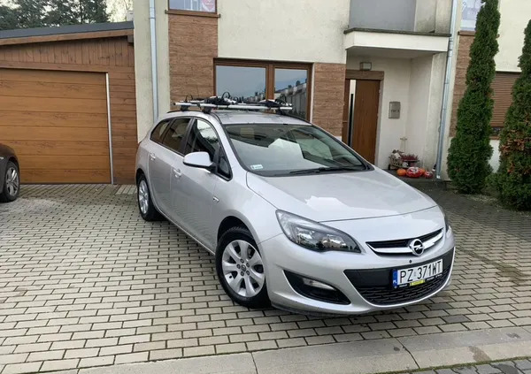 samochody osobowe Opel Astra cena 37500 przebieg: 146000, rok produkcji 2015 z Mikołów